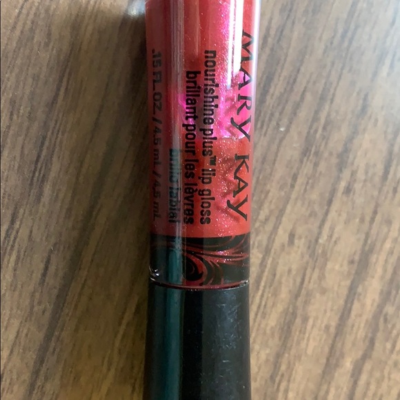 Mary Kay nourishing plus lip gloss - Picture 2 of 2